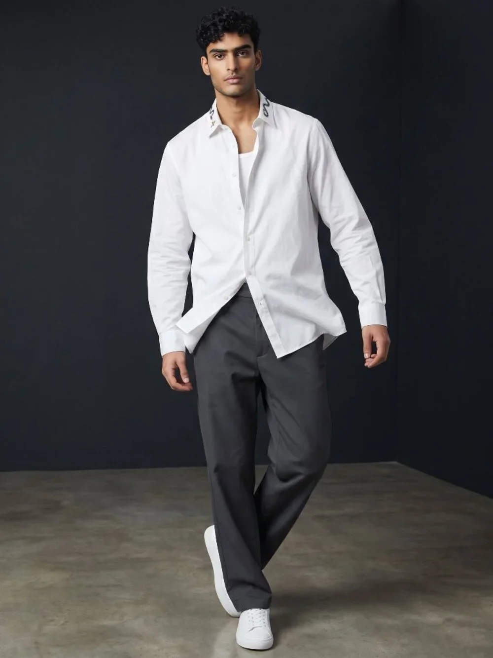 Gucci Men’s White Embroidered Dress Shirt – Made in France – Medium